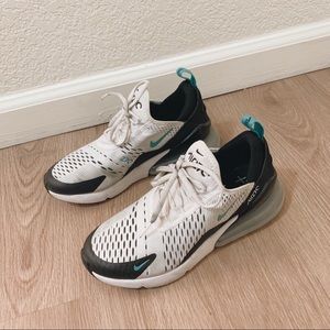 NIKE Air Max 270
